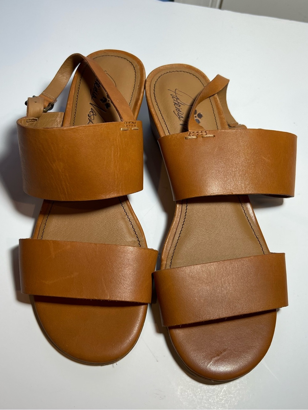 Patricia Nash Wedge Casual Wide-Strap Tan Leather Sandals - Women size 9